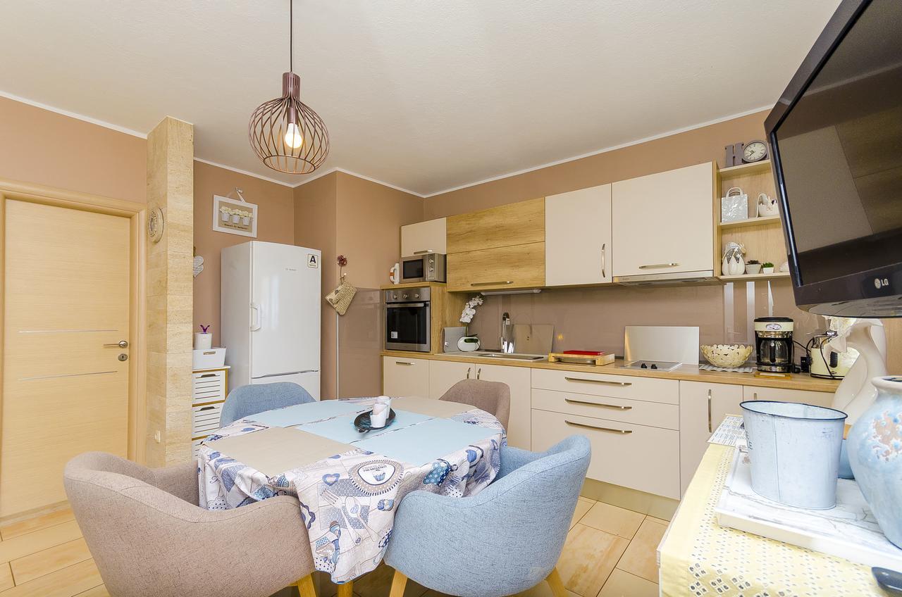 Apartments Nives تروغير المظهر الخارجي الصورة